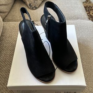 Steve Madden Black Valencia Heel